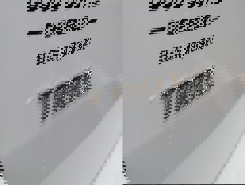 Used 2020 Chevrolet Trax LT w/ LT Convenience Package image 10