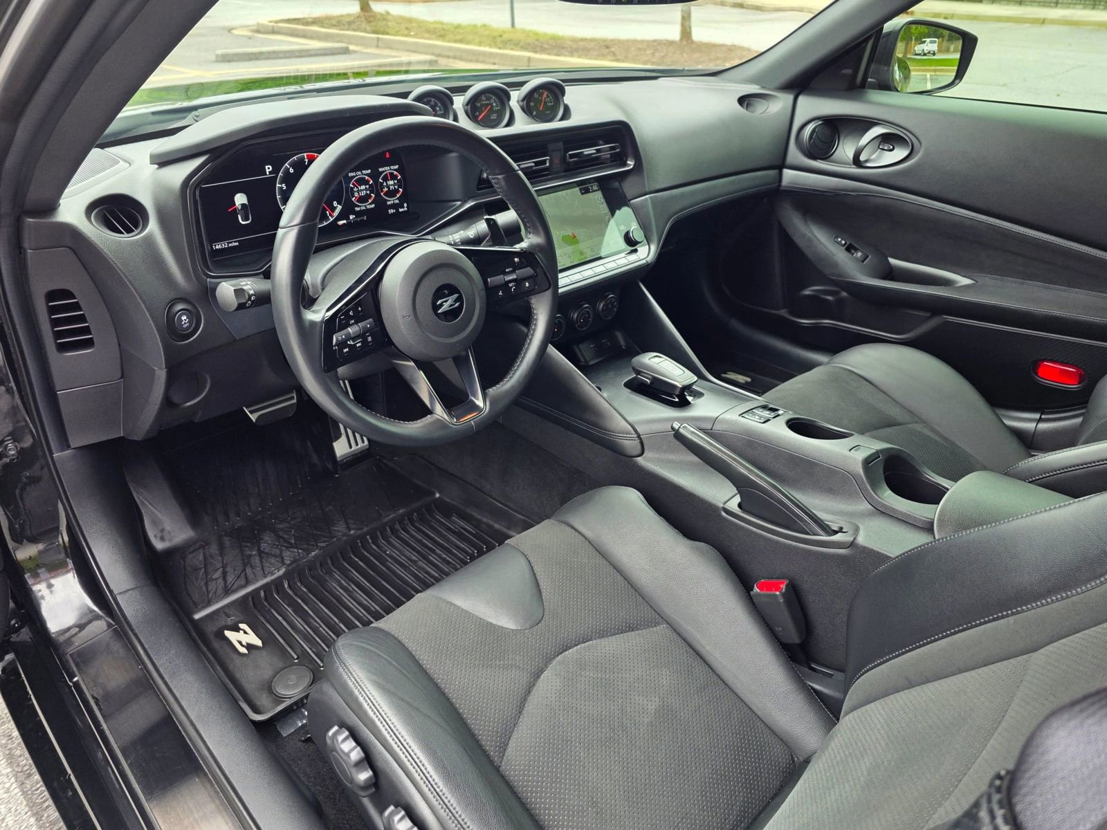Used 2024 Nissan Z Performance w/ Floor Mat Package RWD image 12