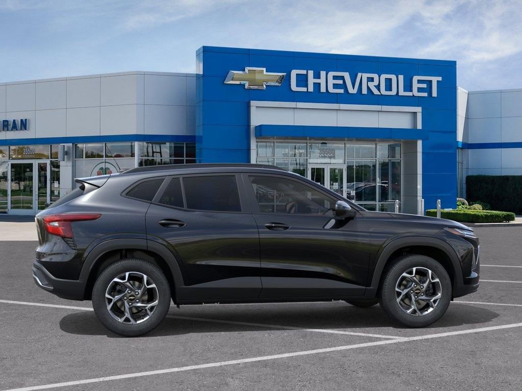 New 2026 Chevrolet Trax LT w/ Driver Confidence Package FWD image 5