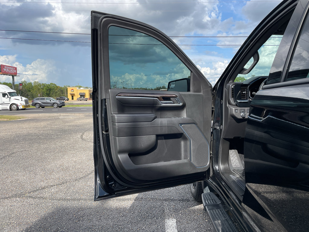 Used 2024 GMC Sierra 1500 Elevation image 8