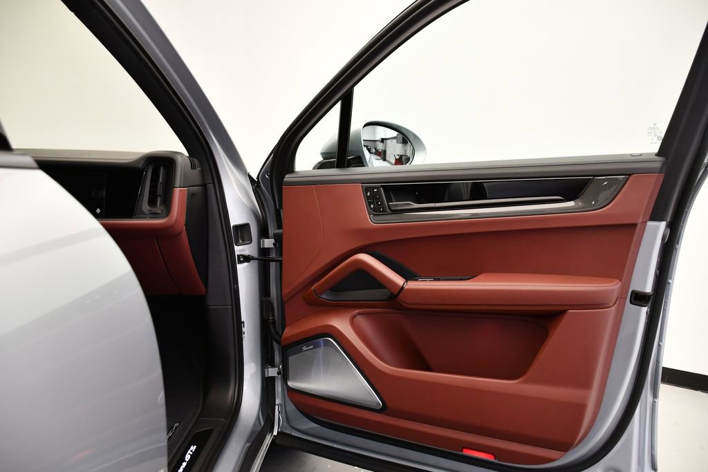 New 2026 Porsche Cayenne GTS AWD/4WD image 50