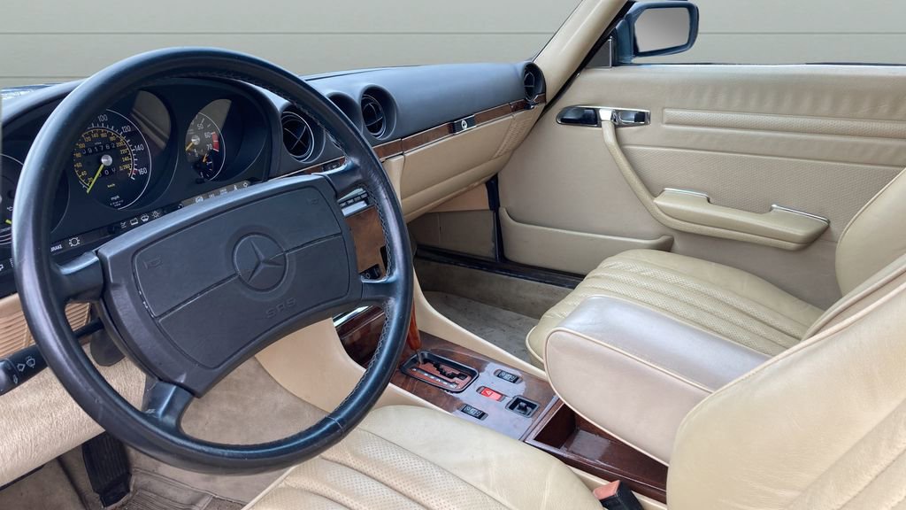 Used 1988 Mercedes-Benz 560 SL image 16