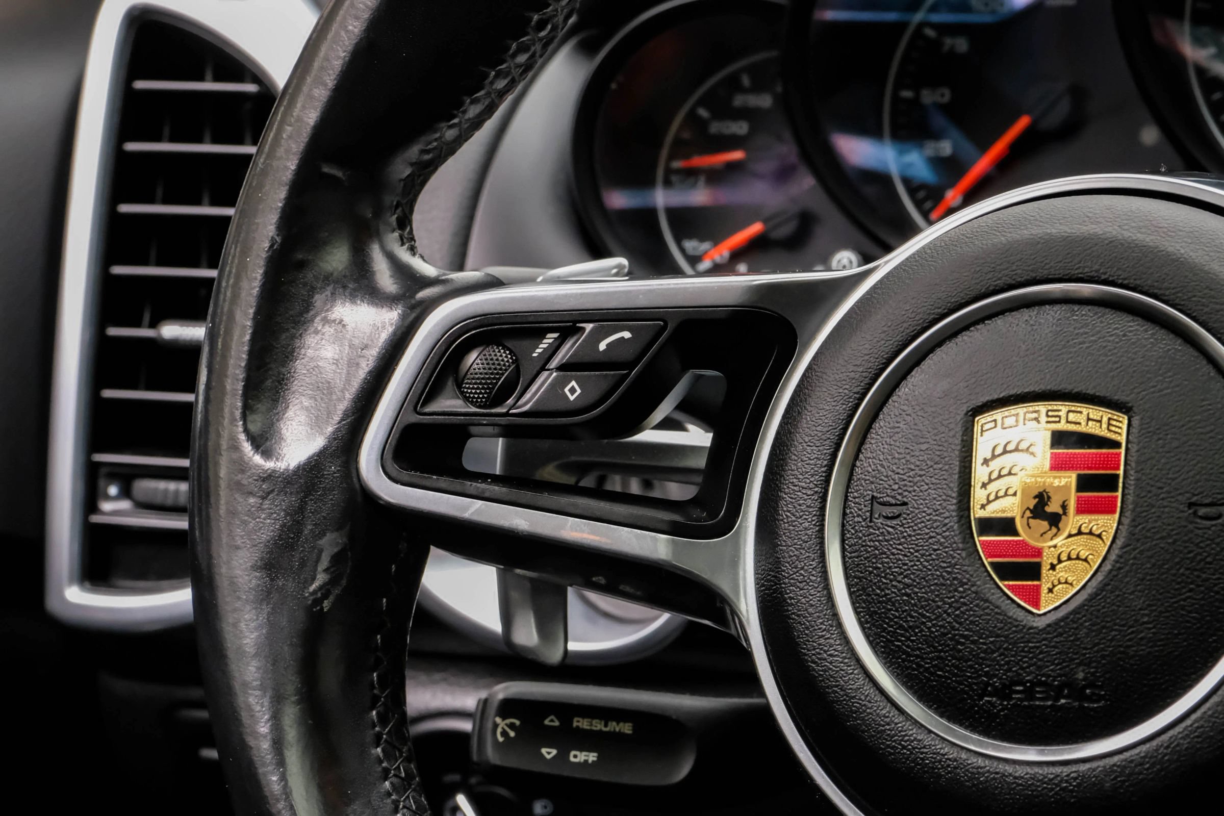 Used 2016 Porsche Cayenne AWD/4WD image 17