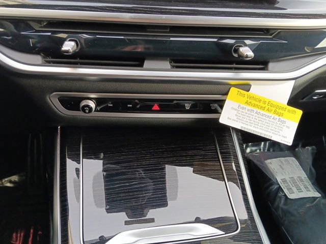 Used 2025 BMW X7 M60i image 31