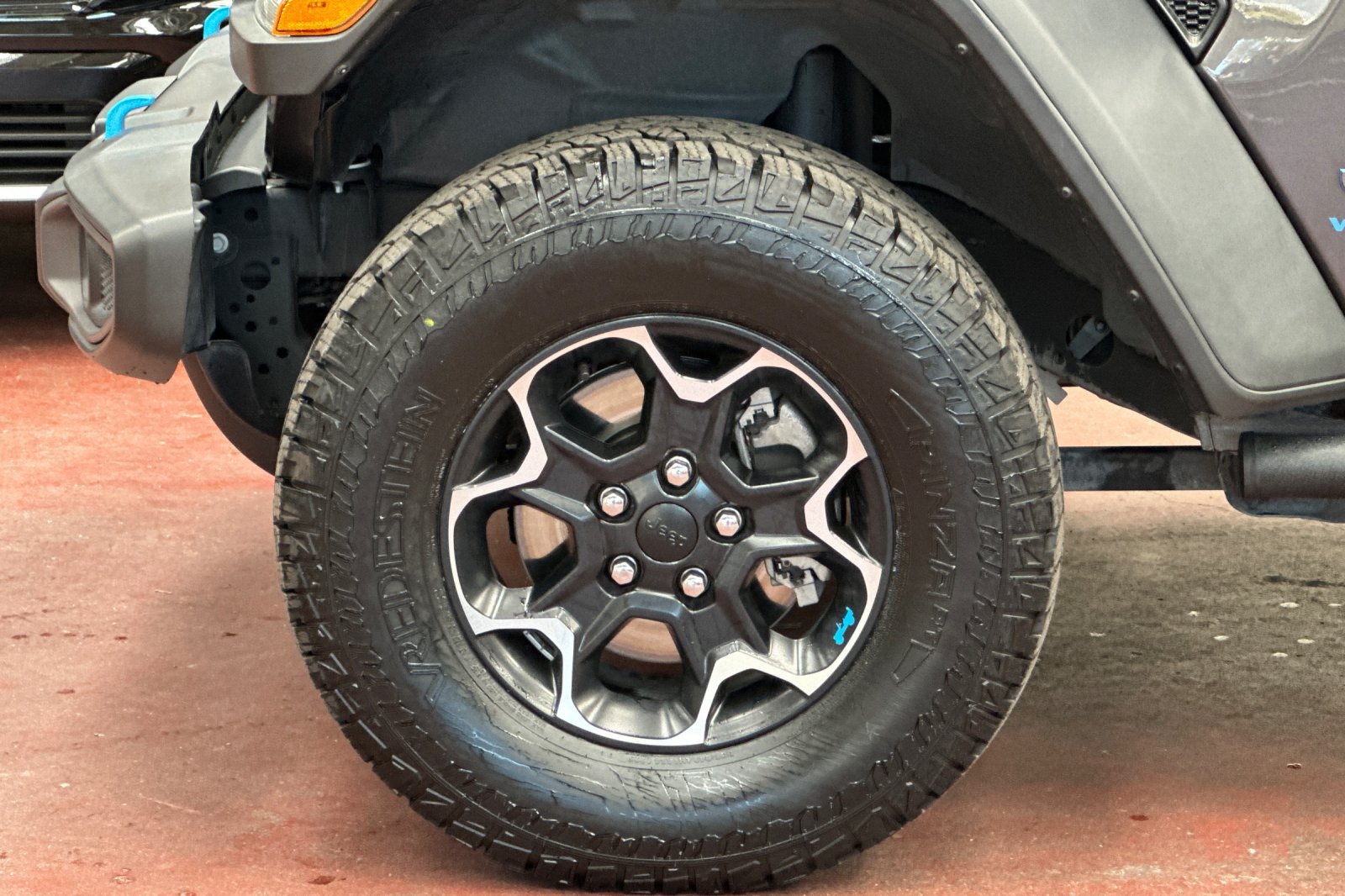 Used 2023 Jeep Wrangler Unlimited Rubicon 4xe AWD/4WD image 34