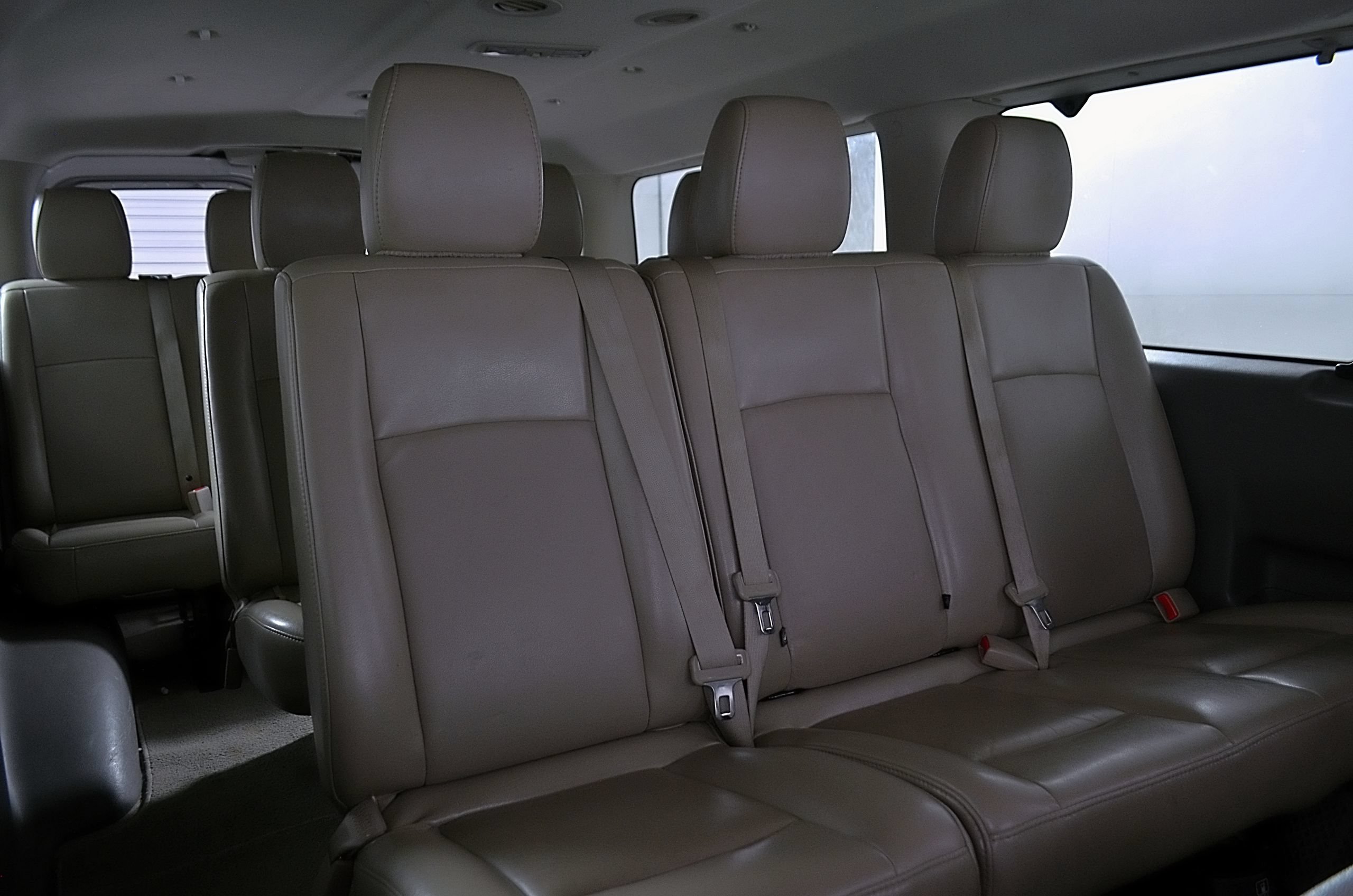 Used 2017 Nissan NV 3500 SL RWD image 20