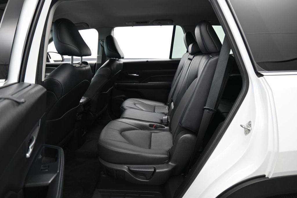 Used 2024 Toyota Grand Highlander FWD image 29