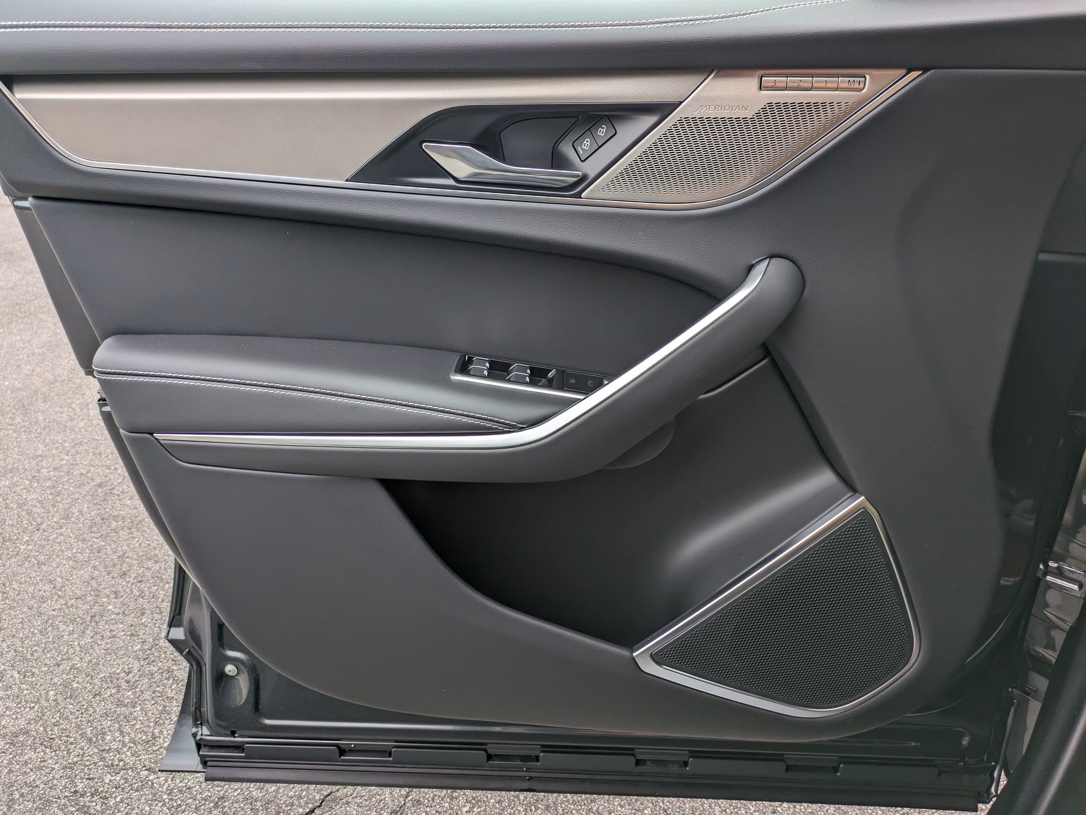 New 2026 Jaguar F-PACE R-Dynamic S image 19