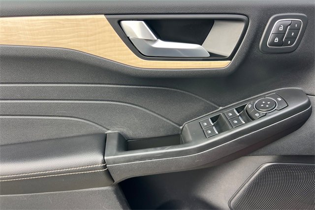 Used 2022 Ford Escape Titanium w/ Titanium Premium Package image 11