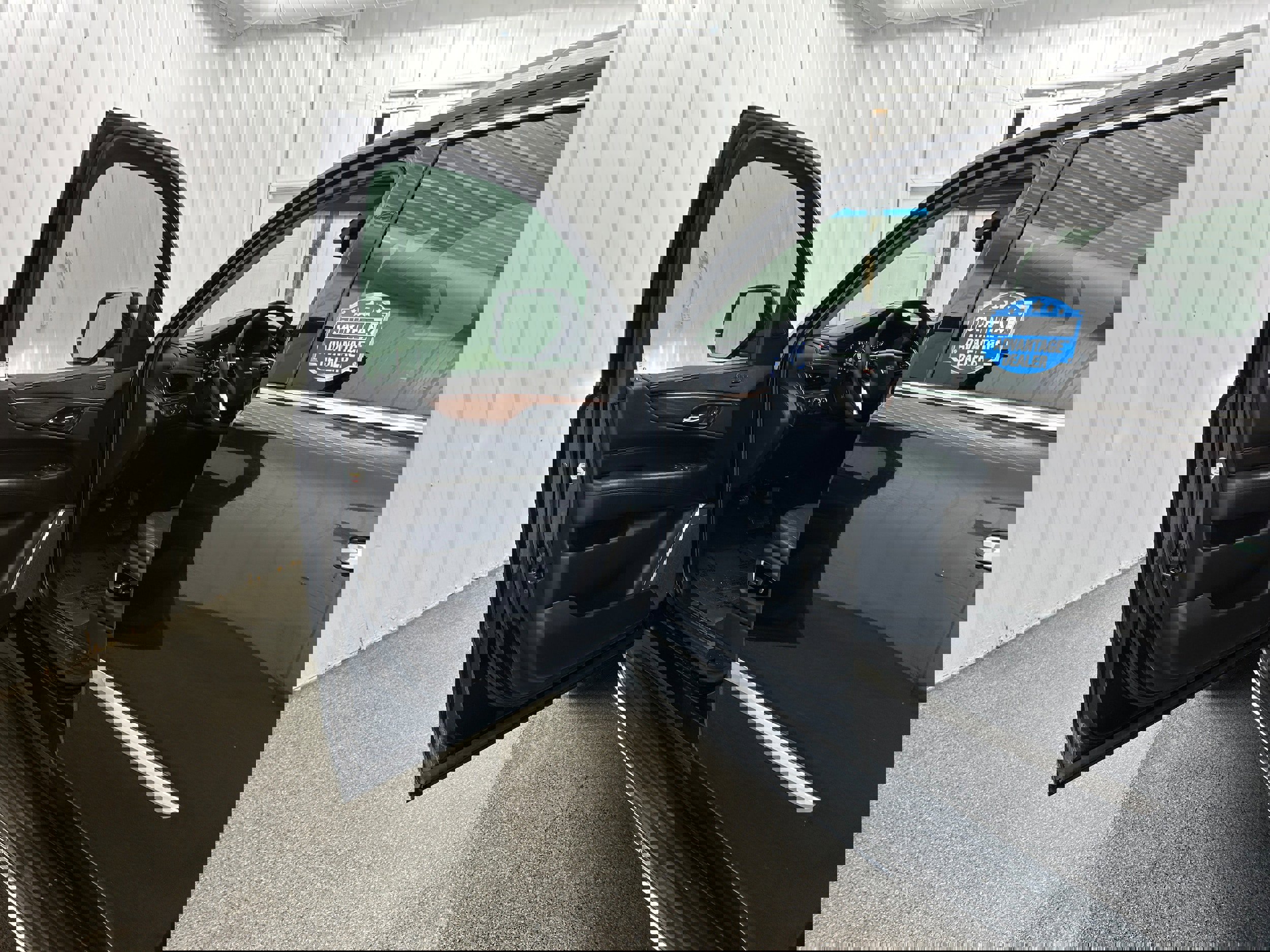 Used 2019 Cadillac Escalade Luxury AWD/4WD image 22