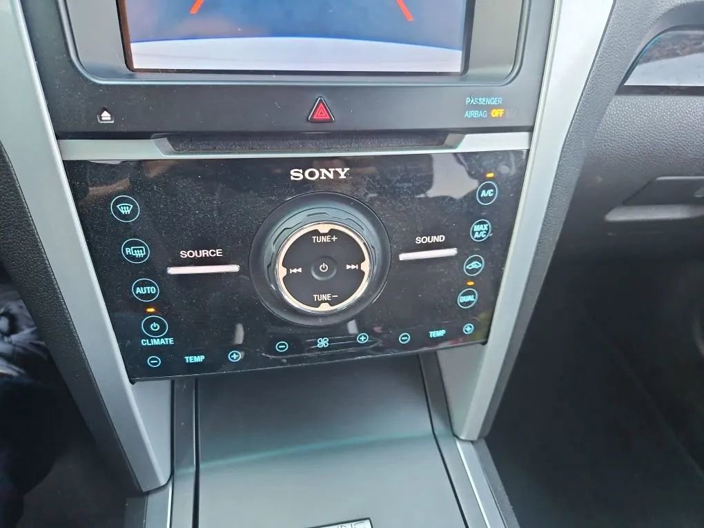 Used 2013 Ford Explorer Limited image 55