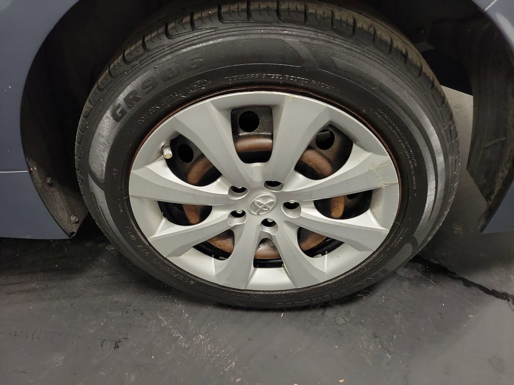Used 2020 Toyota Corolla LE image 10