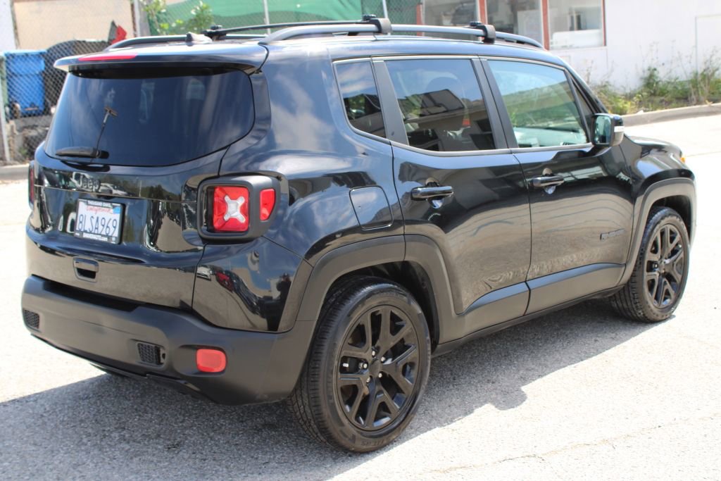 Used 2018 Jeep Renegade Altitude w/ UConnect 8.4 Nav Group image 4