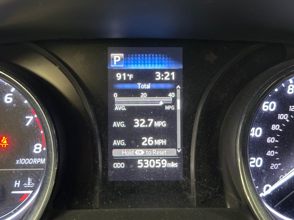 Used 2020 Toyota Camry LE FWD image 3