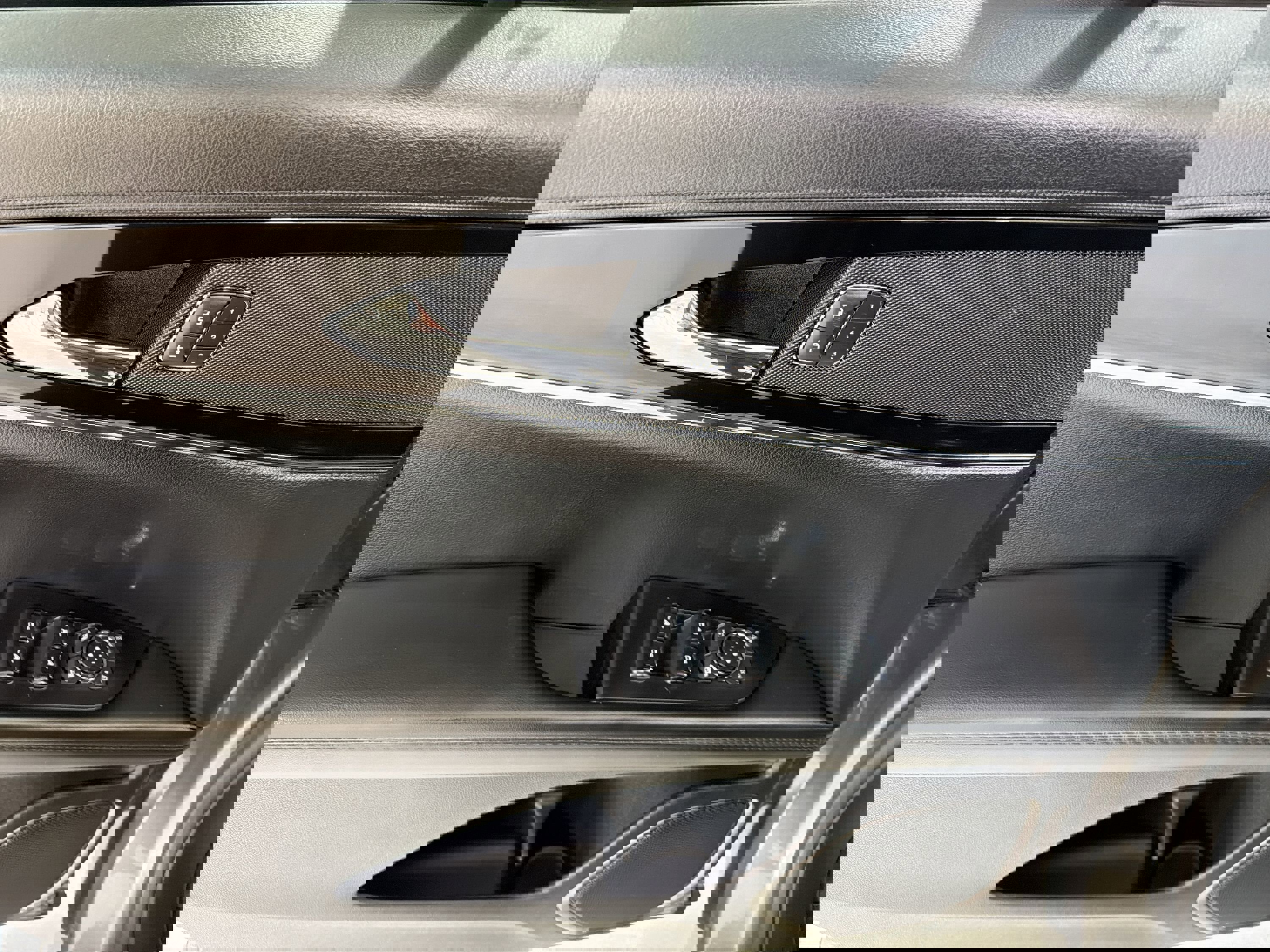 Used 2023 Lincoln Nautilus FWD image 12