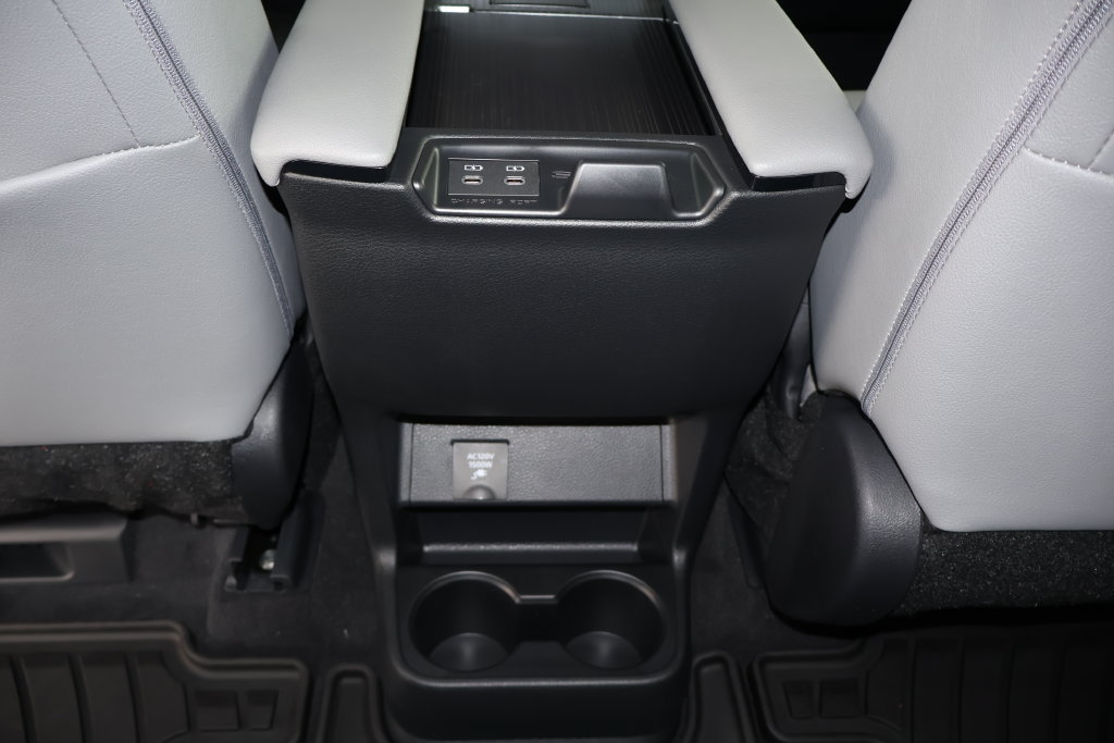 New 2026 Toyota Sienna XLE AWD/4WD image 48