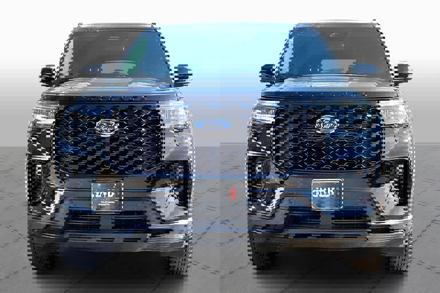 Used 2025 Ford Explorer ST-Line w/ ST-Line Street Pack image 4