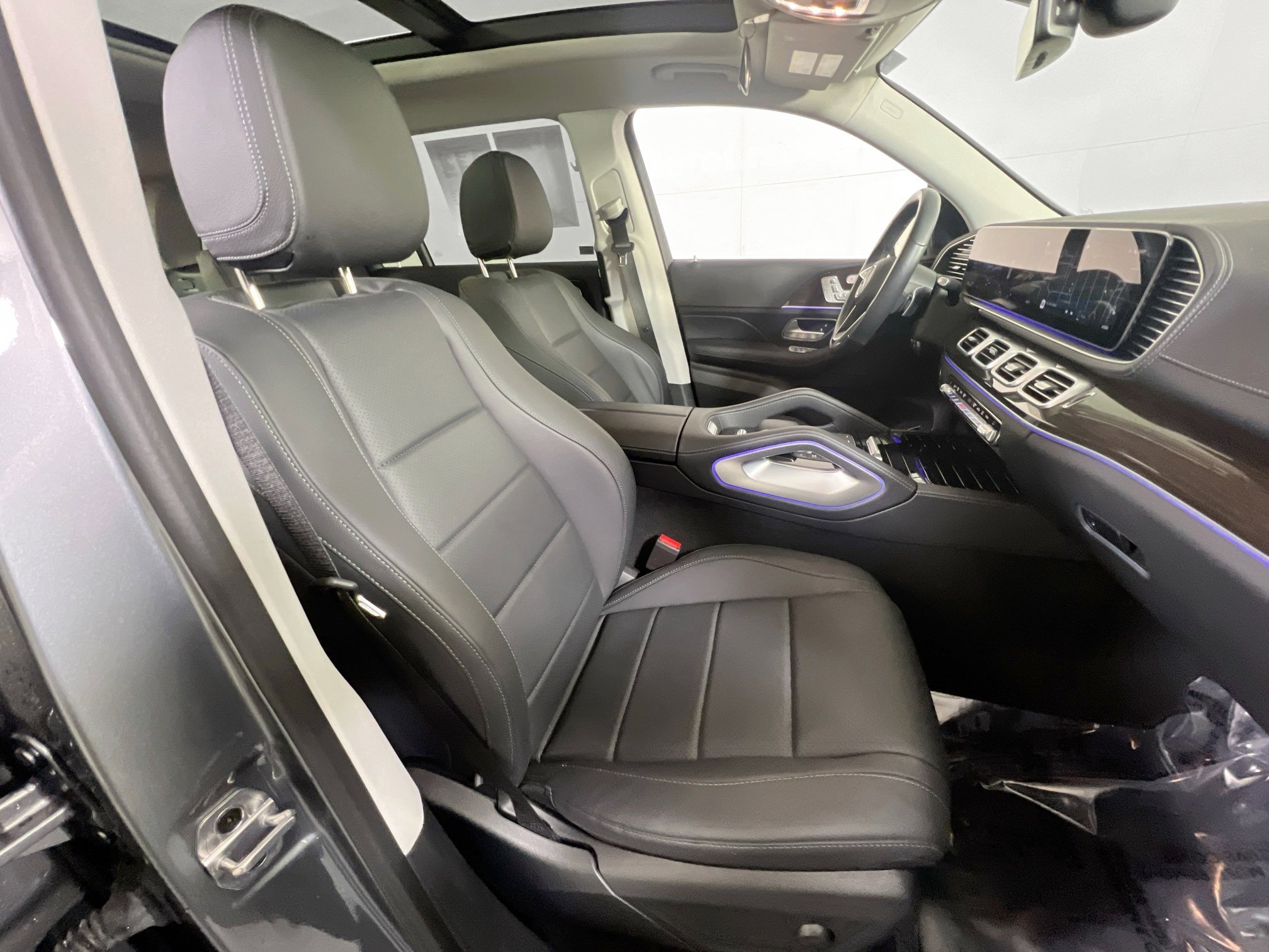 Used 2024 Mercedes-Benz GLS 450 4MATIC image 31