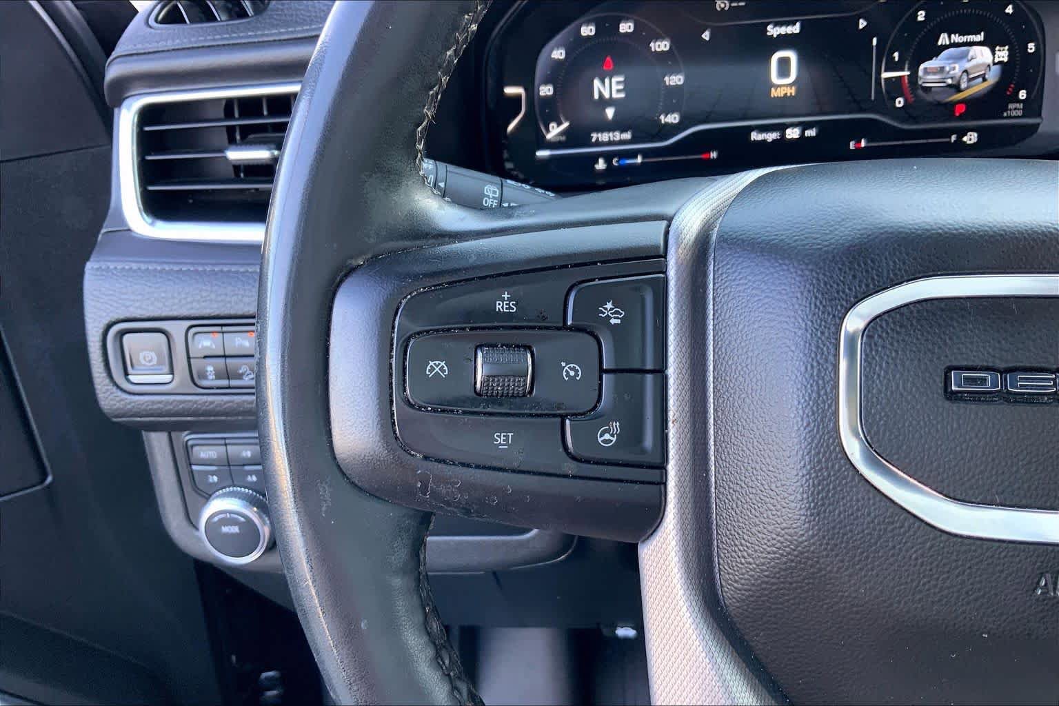 Used 2023 GMC Yukon XL Denali AWD/4WD image 23