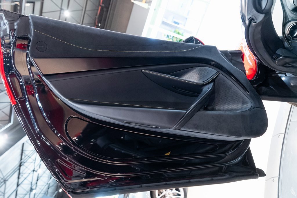 Used 2022 McLaren 720S Spider image 17