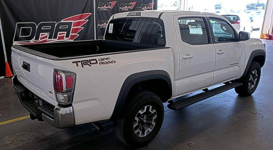Used 2022 Toyota Tacoma TRD Off-Road RWD image 4