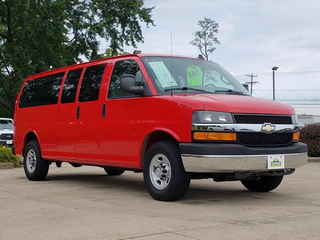 Used 2016 Chevrolet Express 3500 LT w/ LT Preferred Equipment Group RWD image 8