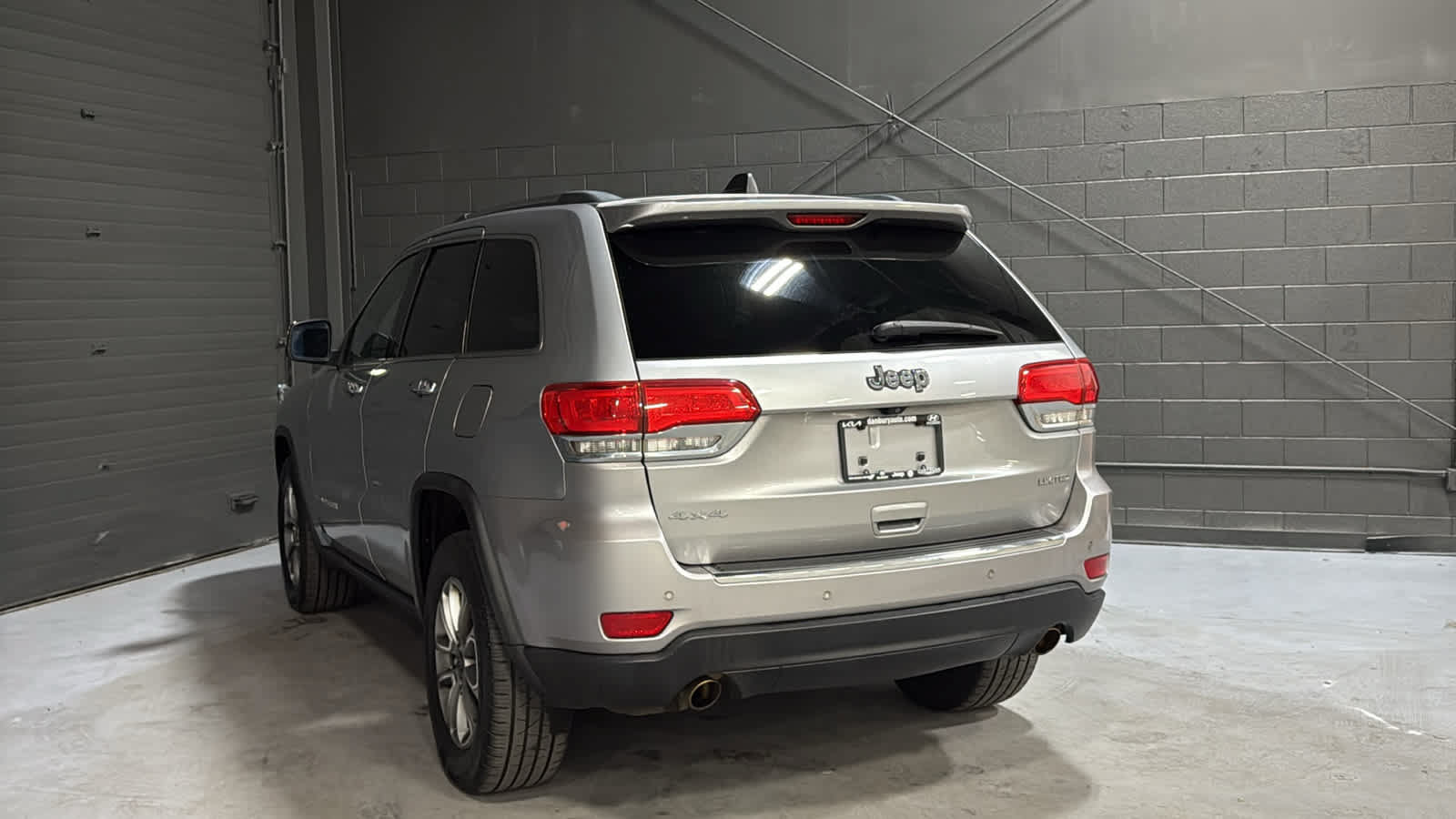 Used 2014 Jeep Grand Cherokee Limited w/ Luxury Group II AWD/4WD image 6
