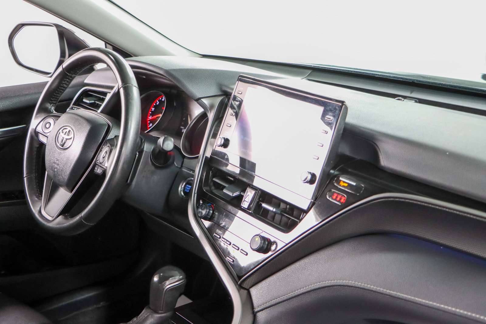 Used 2024 Toyota Camry XSE FWD image 25