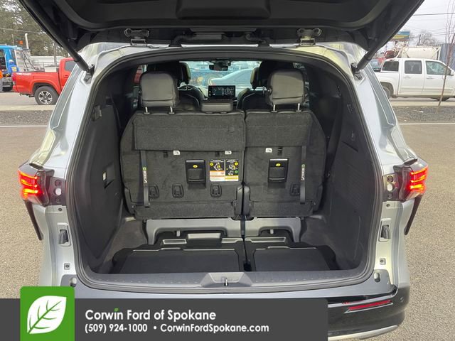 Used 2025 Toyota Sienna Platinum image 21