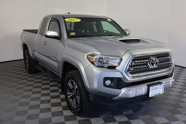Used 2017 Toyota Tacoma TRD Sport w/ Premium & Technology Package video 1