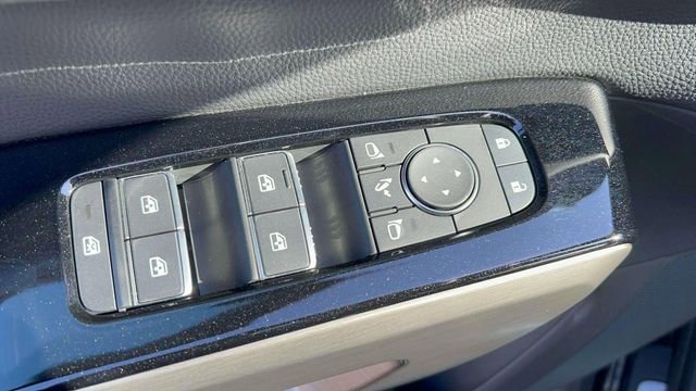 Used 2025 Nissan Pathfinder Platinum w/ Cargo Package AWD/4WD image 15