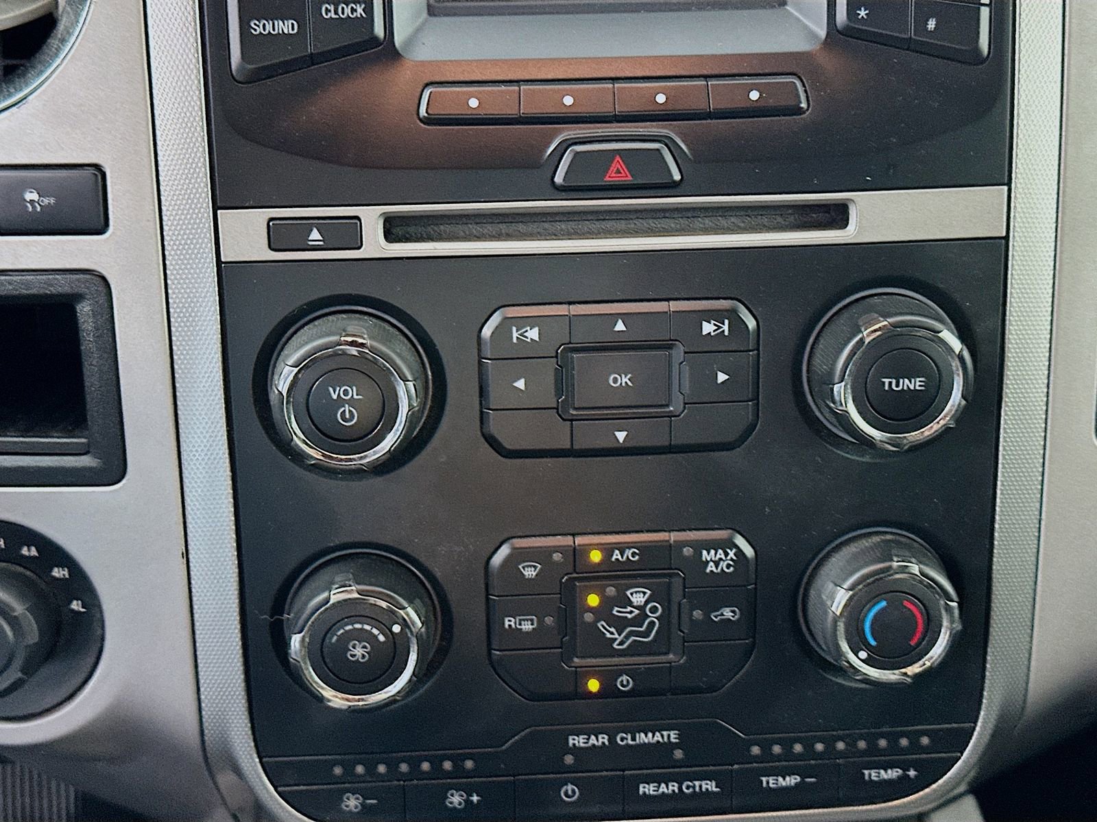 Used 2017 Ford Expedition EL XLT AWD/4WD image 15