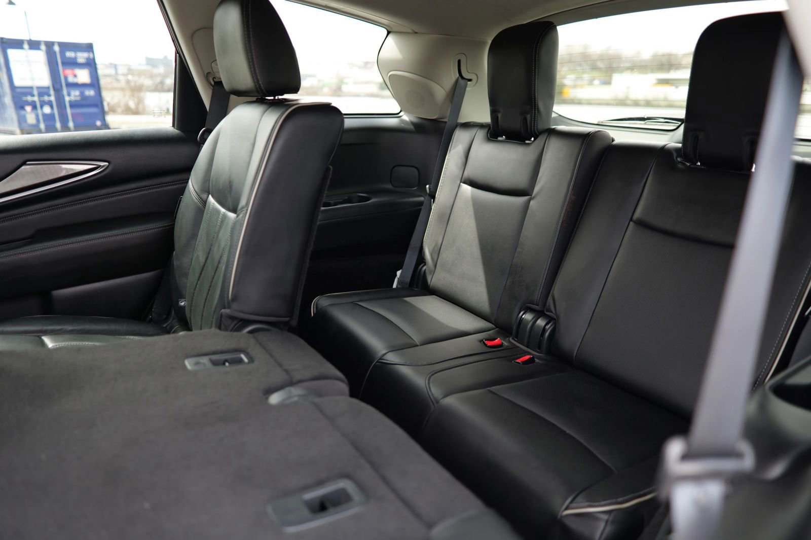 Used 2019 INFINITI QX60 Luxe w/ Essential Package image 31