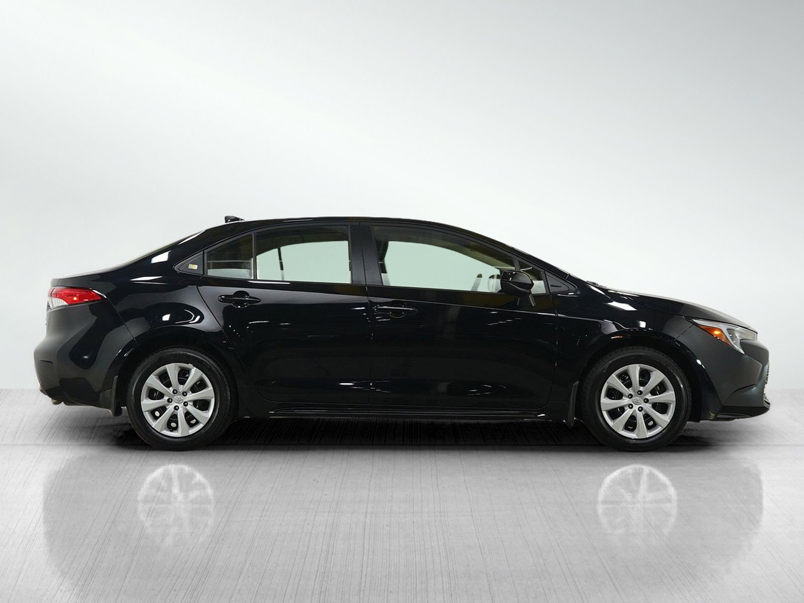 Used 2026 Toyota Corolla LE FWD image 6