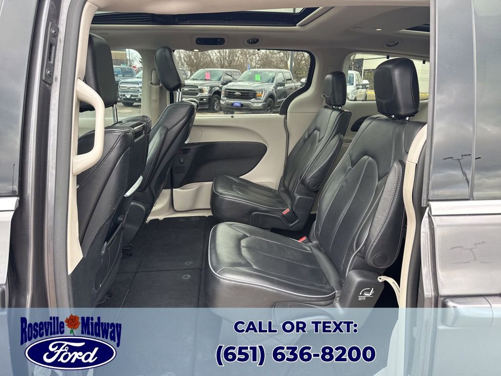 Used 2018 Chrysler Pacifica Limited w/ Tire & Wheel Group image 32