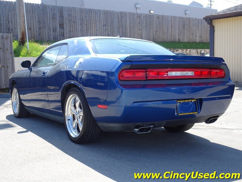 Used 2010 Dodge Challenger R/T RWD image 9