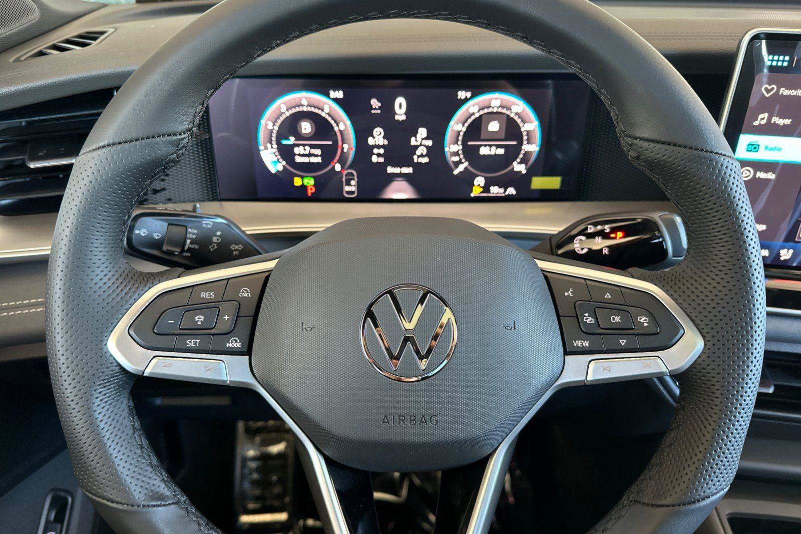 New 2026 Volkswagen Tiguan SE R-Line image 22