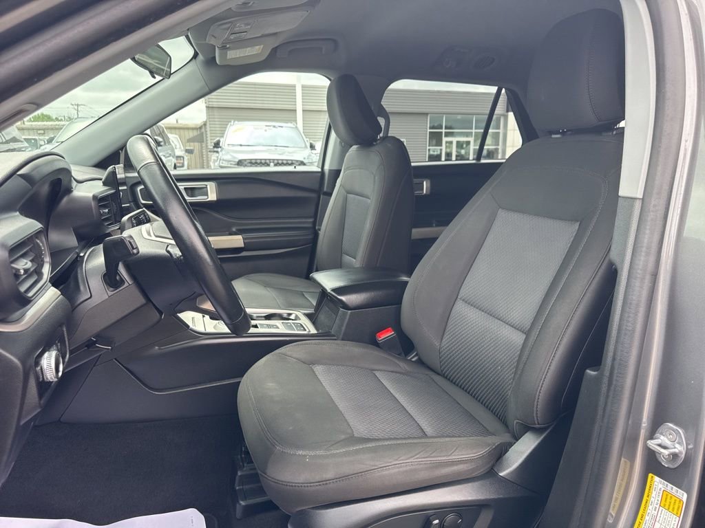 Used 2023 Ford Explorer XLT RWD image 23