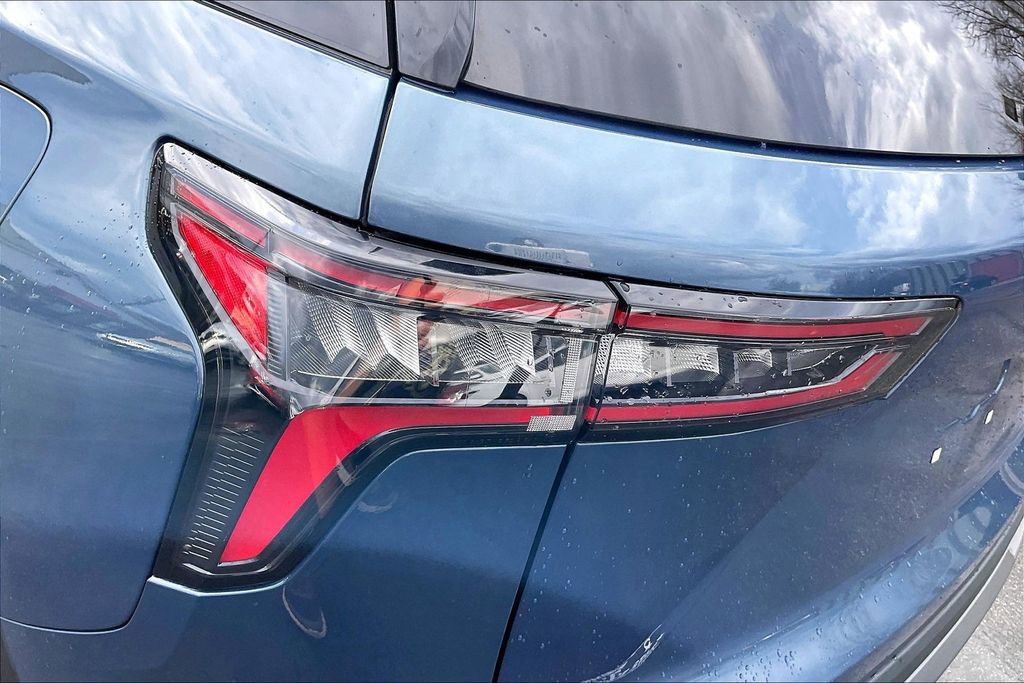 Used 2025 Chevrolet Equinox LT image 28