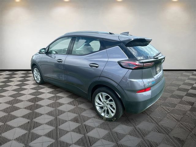 Used 2022 Chevrolet Bolt EUV LT w/ Driver Confidence Package FWD image 2