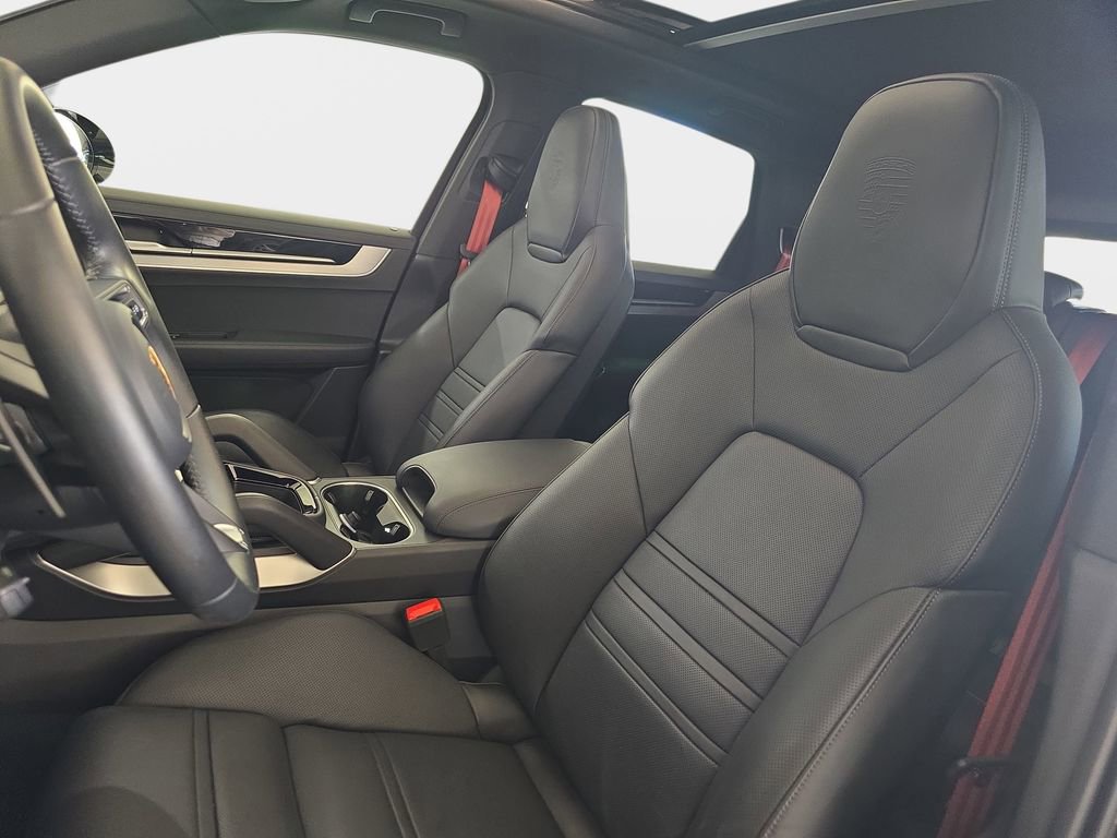 Used 2024 Porsche Cayenne S image 17