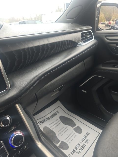 Used 2024 GMC Yukon XL Denali w/ Advanced Technology Package image 22