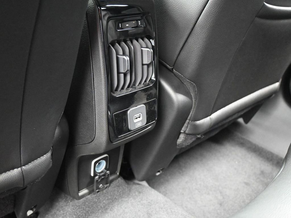 Used 2025 Jeep Compass Latitude image 29