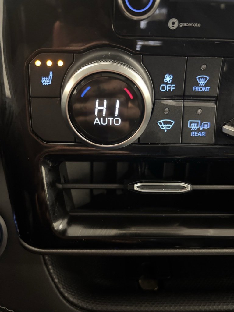 Used 2021 Toyota Highlander XLE image 5