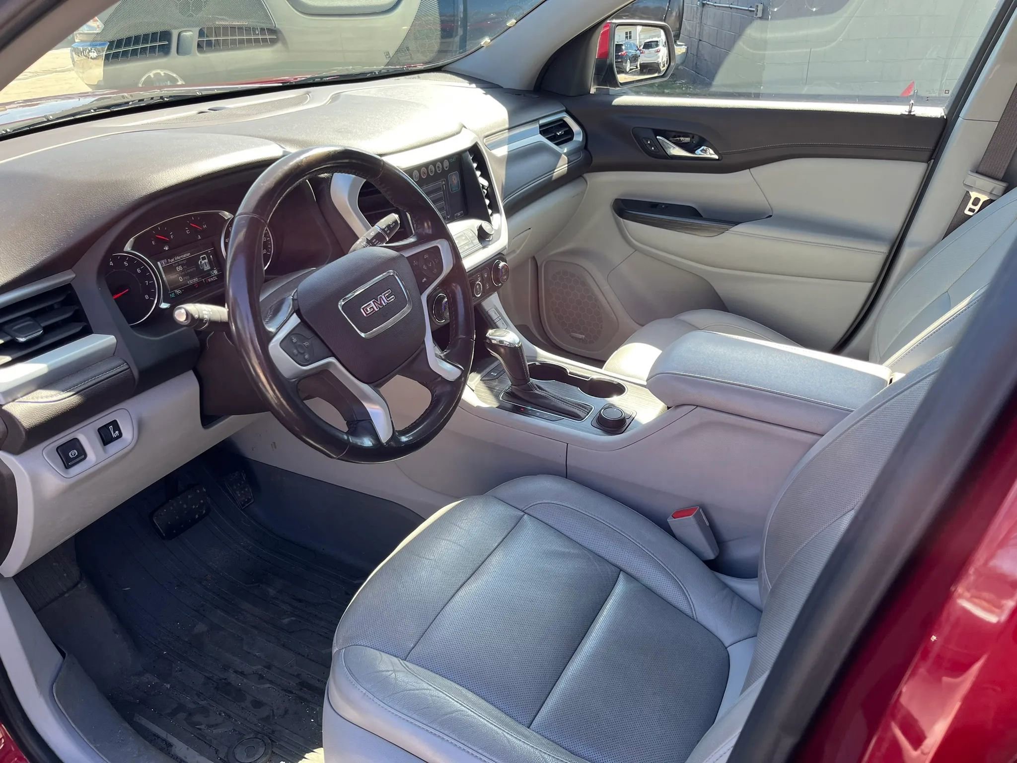 Used 2019 GMC Acadia SLT image 10