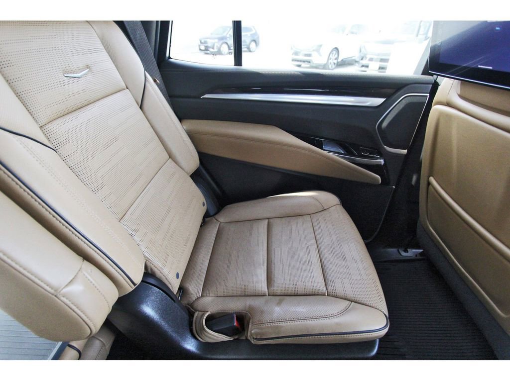 Used 2025 Cadillac Escalade Premium Luxury w/ Touring Package image 11