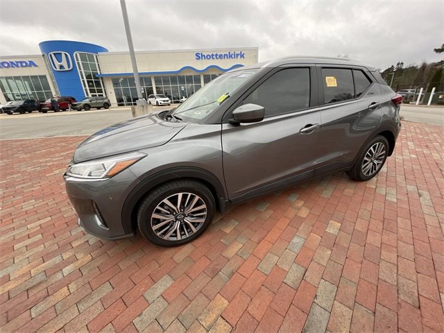 Used 2022 Nissan Kicks SV image 12