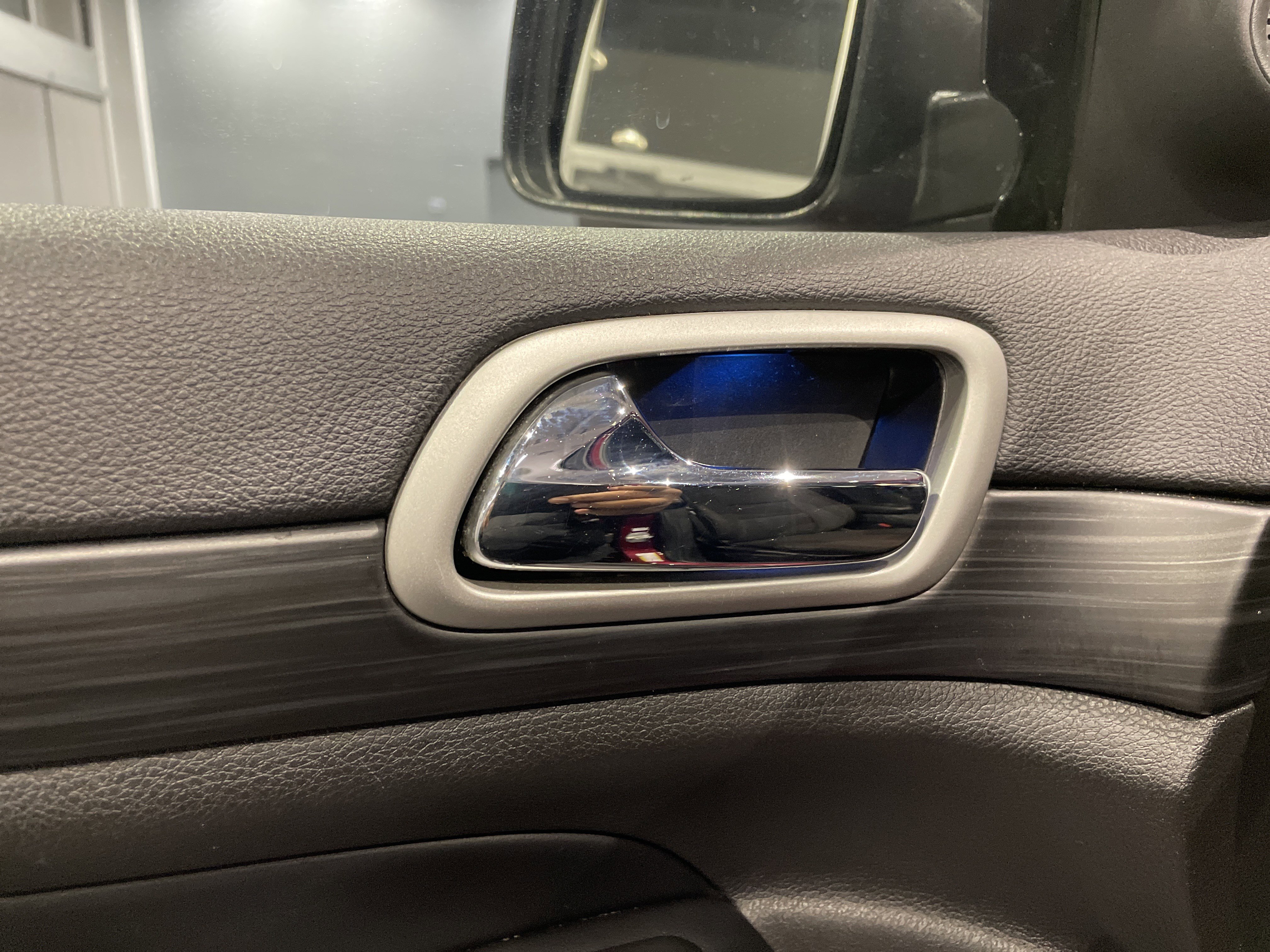 Used 2020 Jeep Grand Cherokee Laredo image 15