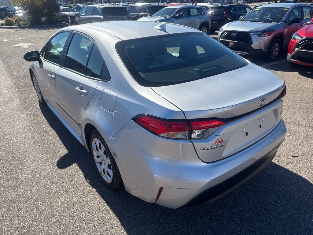 Used 2025 Toyota Corolla LE FWD image 5