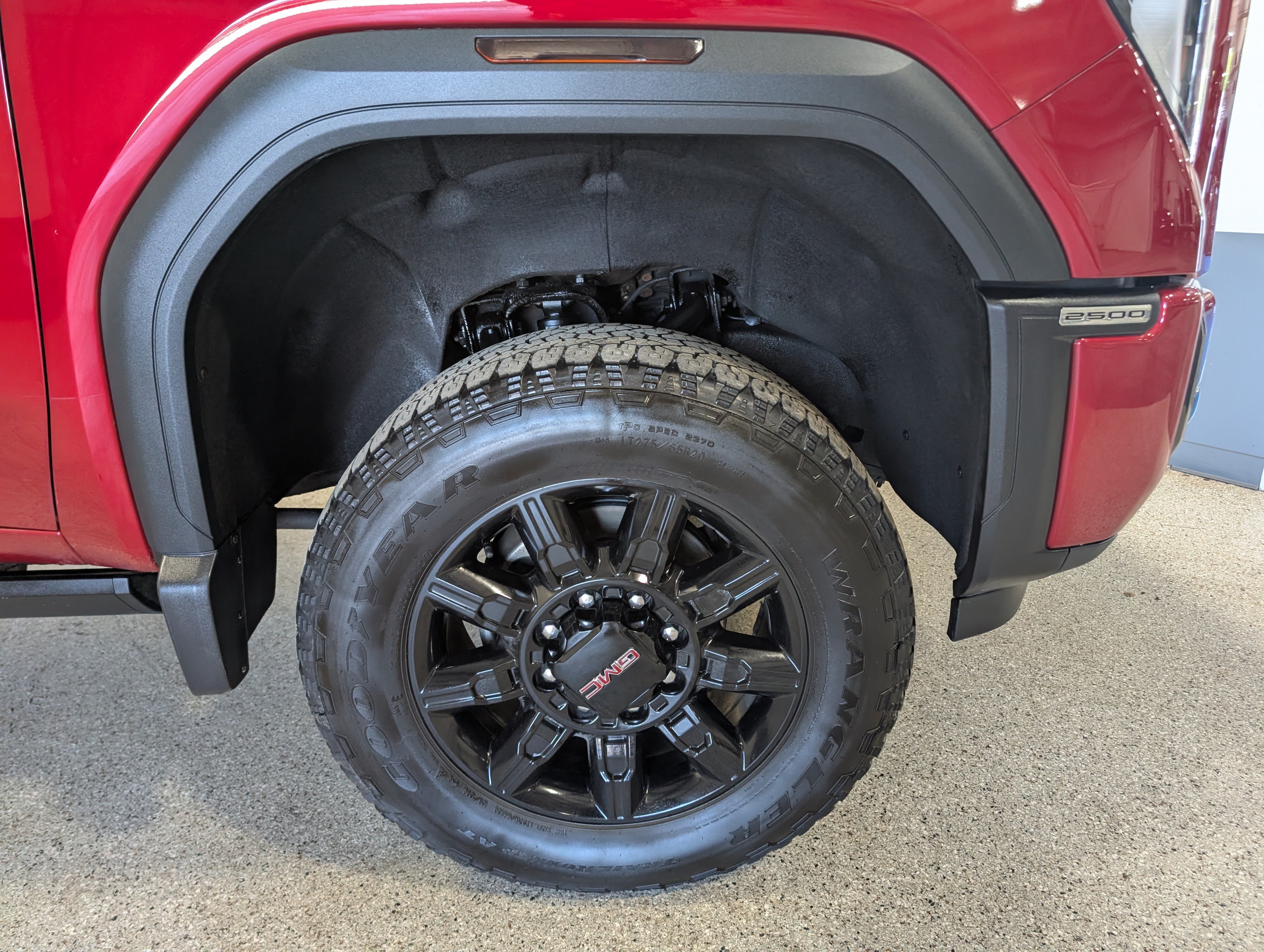 Used 2024 GMC Sierra 2500 AT4 w/ AT4 Premium Plus Package AWD/4WD image 14